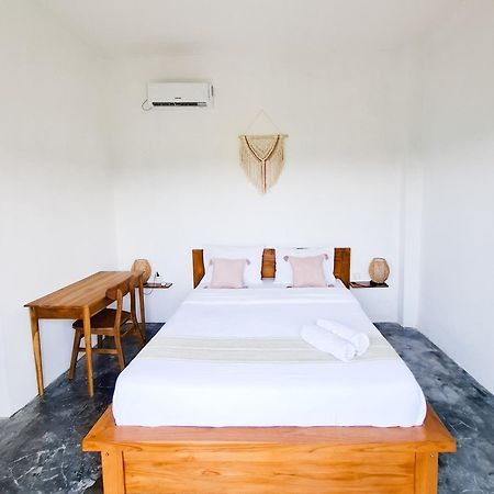 Turtle House Surf & Stay Airsatang Luaran gambar