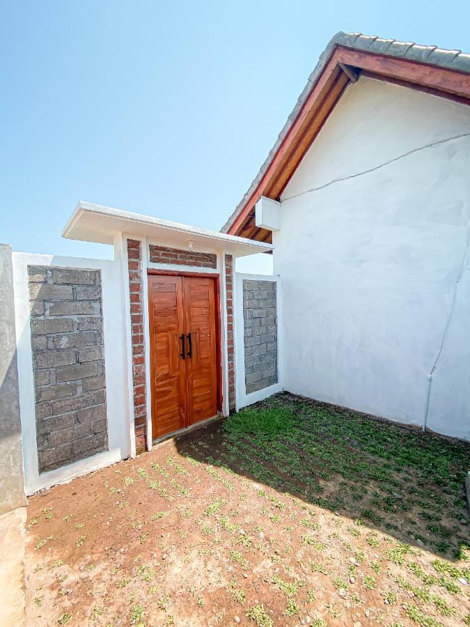 Turtle House Surf & Stay Airsatang Luaran gambar