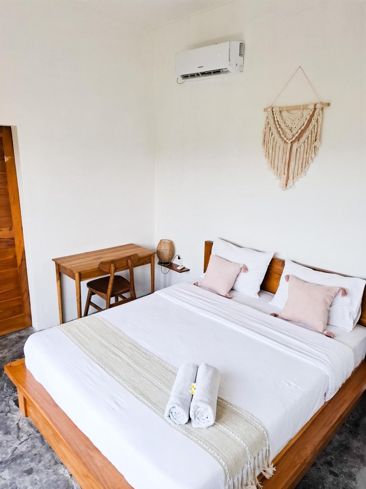 Turtle House Surf & Stay Airsatang Luaran gambar